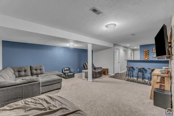 $335,000 | 506 Kennys Court, Rossville, KS 66533