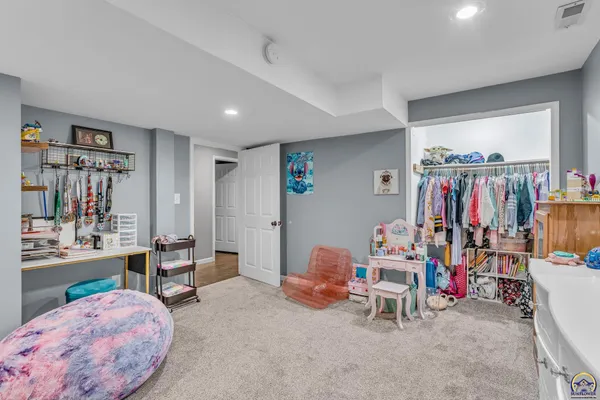 $335,000 | 506 Kennys Court, Rossville, KS 66533