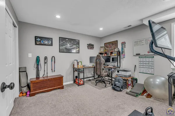 $335,000 | 506 Kennys Court, Rossville, KS 66533