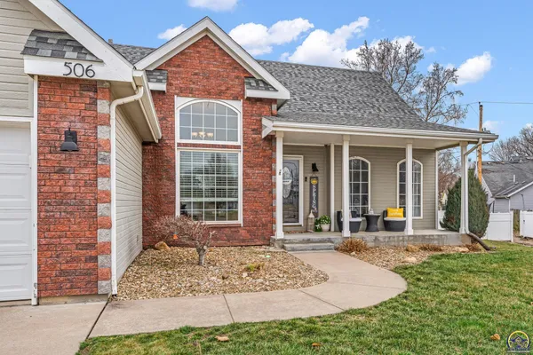 $335,000 | 506 Kennys Court, Rossville, KS 66533
