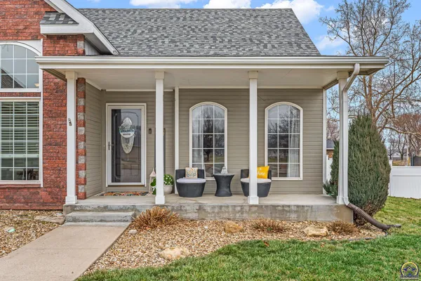 $335,000 | 506 Kennys Court, Rossville, KS 66533