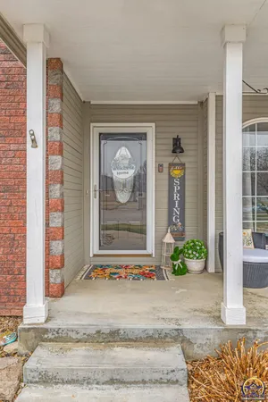 $335,000 | 506 Kennys Court, Rossville, KS 66533