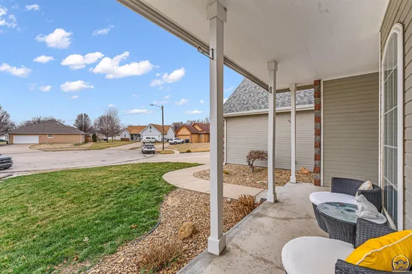 $335,000 | 506 Kennys Court, Rossville, KS 66533