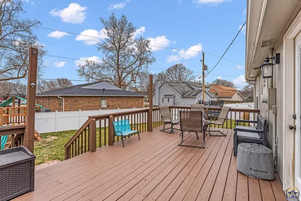 $335,000 | 506 Kennys Court, Rossville, KS 66533