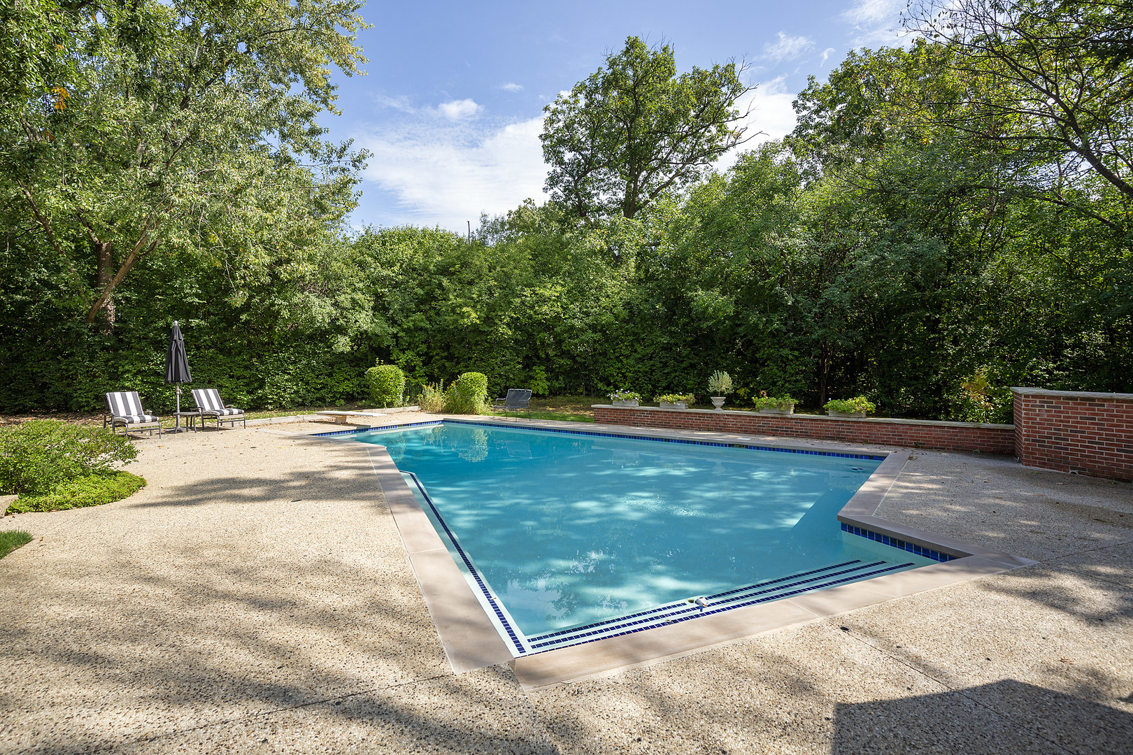 1565 South Ridge Road Lake Forest, IL 60045 - Photo 22 of 26 a view of a outdoor space