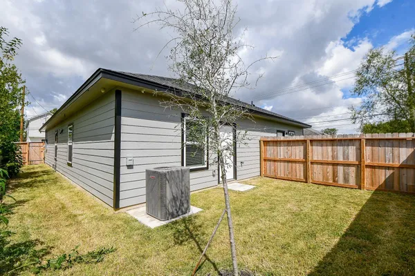 $1,825 | 9734 Pelsey Street, Unit B, Houston, TX 77029