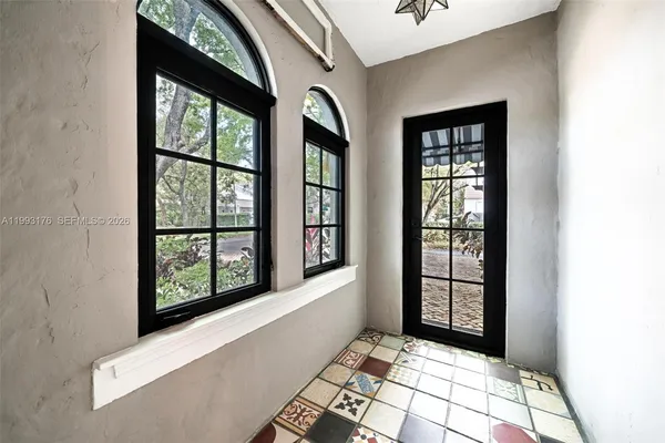 $9,000 | 447 Giralda Avenue, Coral Gables, FL 33134