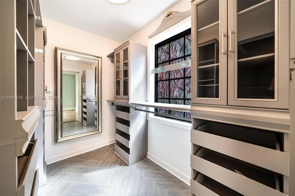 $9,000 | 447 Giralda Avenue, Coral Gables, FL 33134