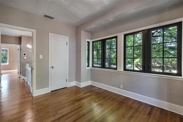 $9,000 | 447 Giralda Avenue, Coral Gables, FL 33134