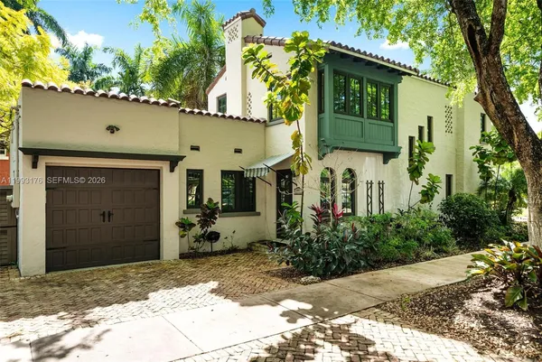 $9,000 | 447 Giralda Avenue, Coral Gables, FL 33134