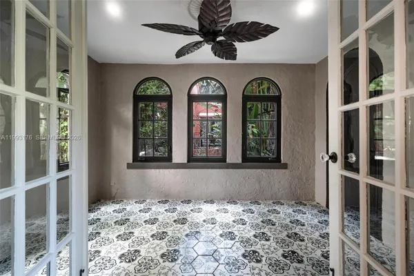 $9,000 | 447 Giralda Avenue, Coral Gables, FL 33134