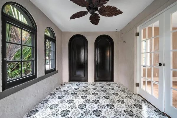 $9,000 | 447 Giralda Avenue, Coral Gables, FL 33134