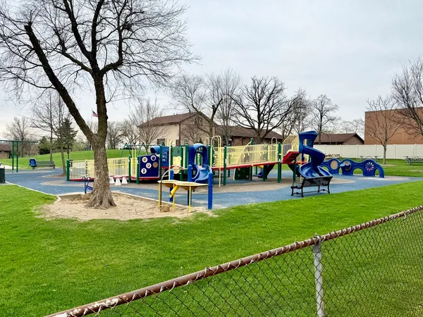 $214,900 | 7925 Paxton Avenue, Unit 3B, Tinley Park, IL 60477