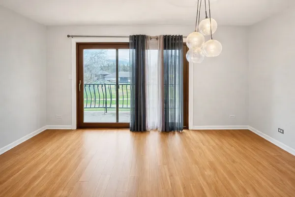 $214,900 | 7925 Paxton Avenue, Unit 3B, Tinley Park, IL 60477