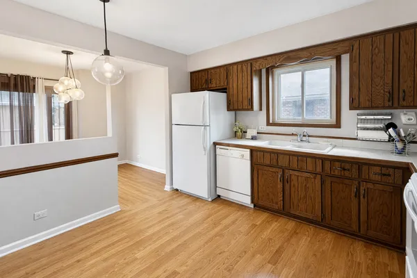 $214,900 | 7925 Paxton Avenue, Unit 3B, Tinley Park, IL 60477