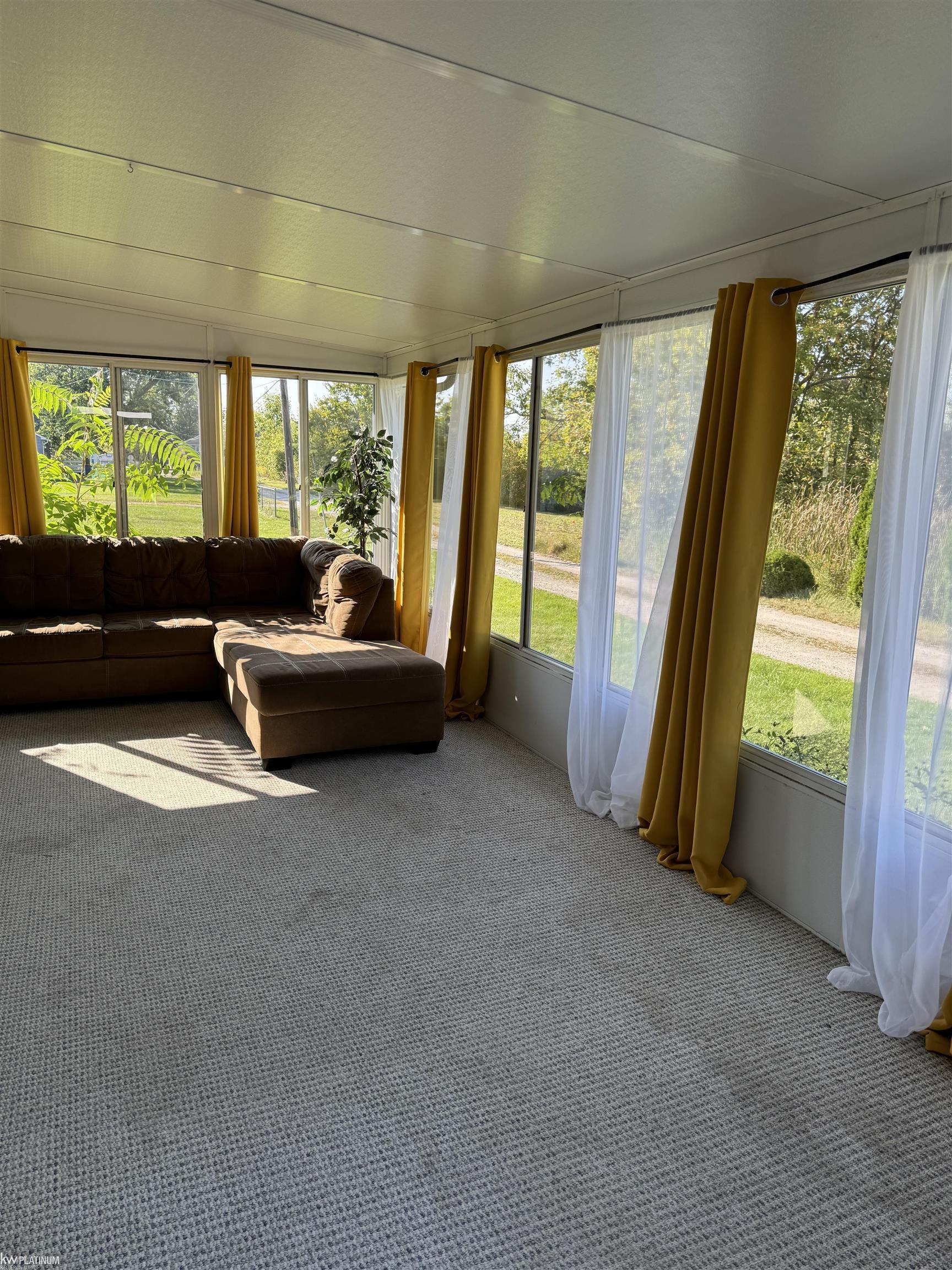 4056 Hemphill Road Burton, MI 48519 - Photo 16 of 29 Sunroom