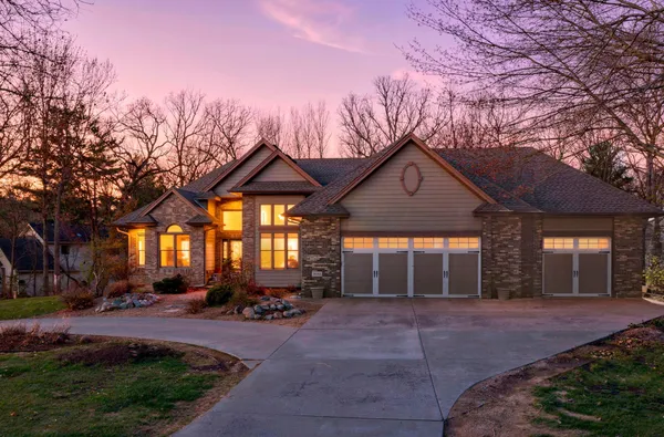 $625,000 | 38168 Egret Way, North Branch, MN 55056
