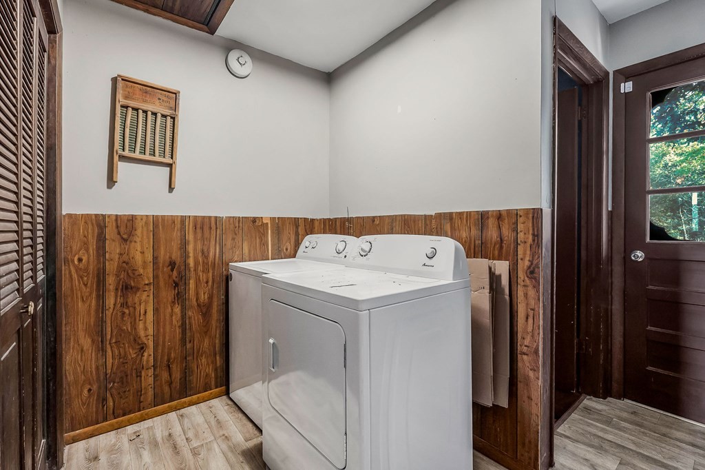 209 Lankford Road Cookeville, TN 38506 - Photo 22 of 38 a utility room with dryer and washer