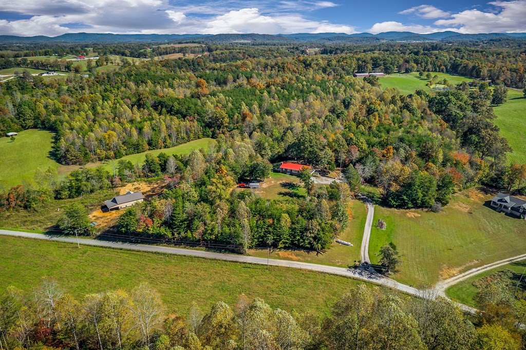 209 Lankford Road Cookeville, TN 38506 - Photo 34 of 38 a view of a city with a lake