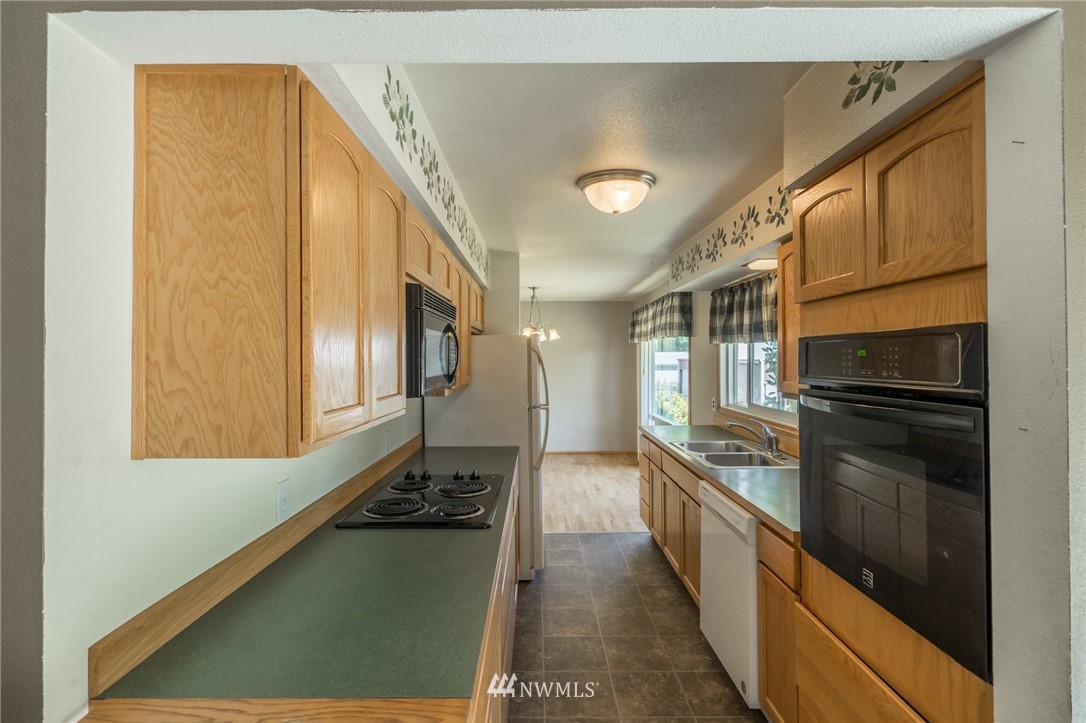 8702 Sunrise Road Custer, WA 98240 - Photo 5 of 25