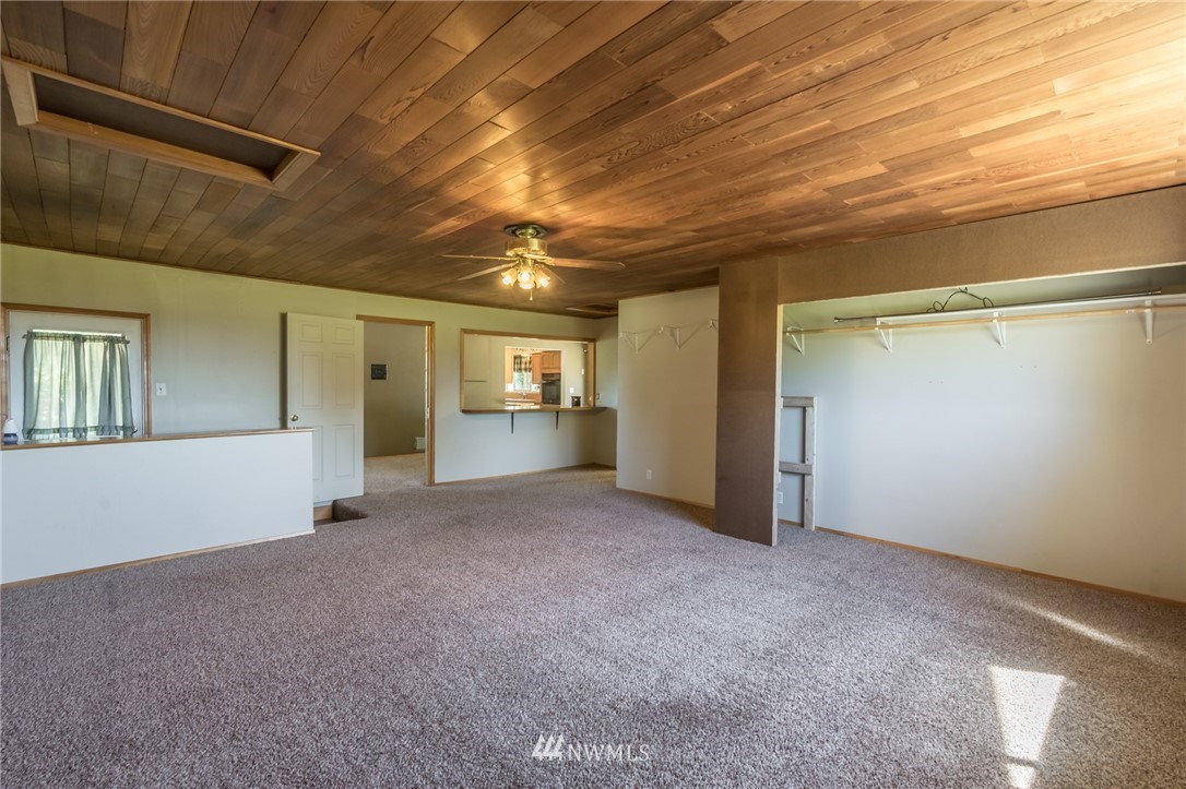 8702 Sunrise Road Custer, WA 98240 - Photo 8 of 25