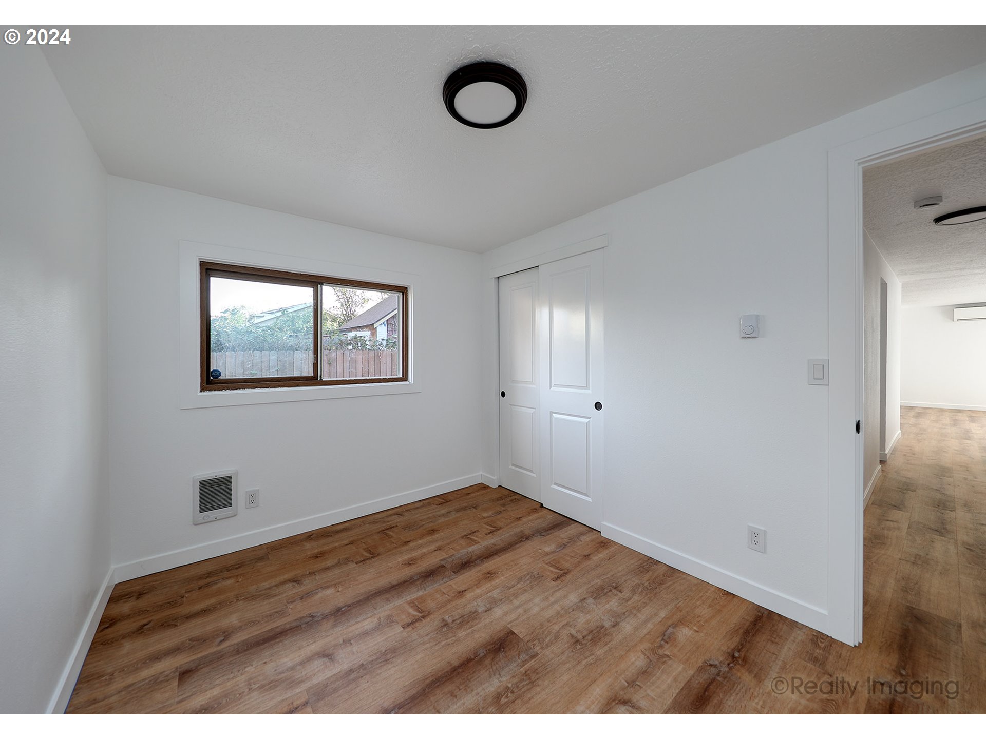 10325 Southeast Reedway Street Portland, OR 97266 - Photo 9 of 12 Gallery Image 9