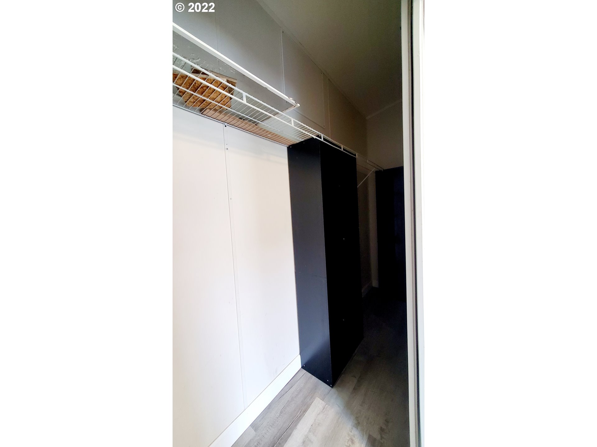 156 Oak Street Riddle, OR 97469 - Photo 8 of 23 a view of a room