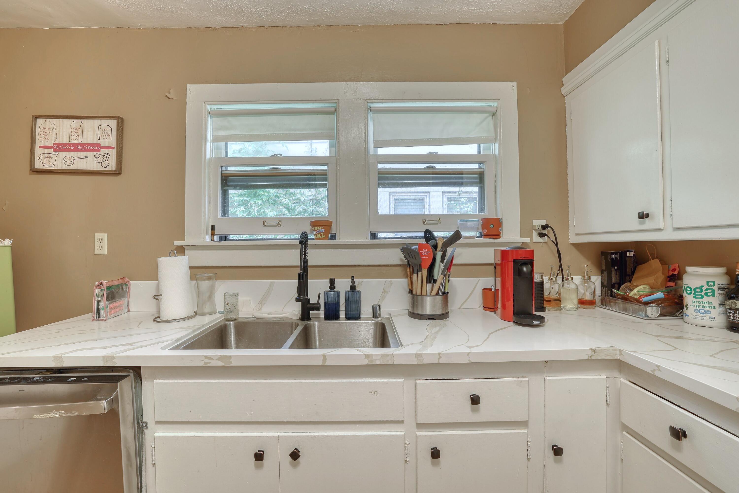 206 North 68th Street Milwaukee, WI 53213 - Photo 8 of 25 Kitchen U1