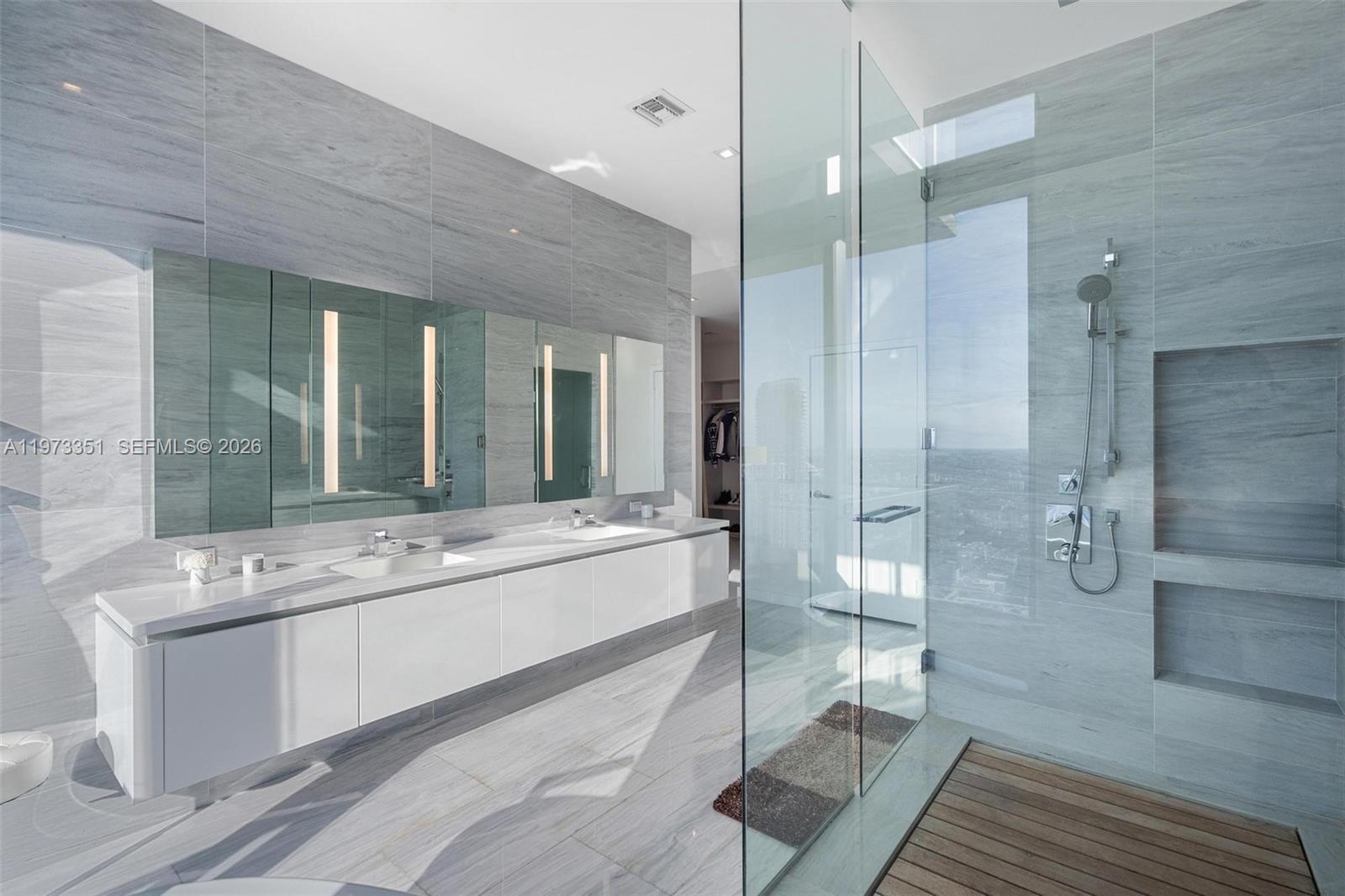 88 Southwest 7th Street, Unit 4203 Miami, FL 33130 - Photo 21 of 55