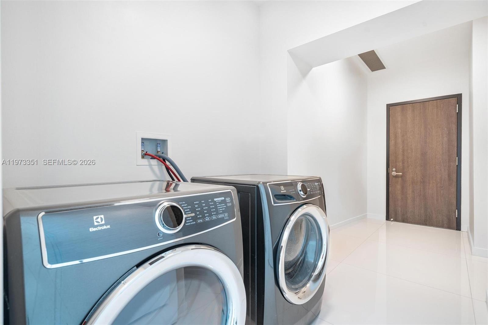 88 Southwest 7th Street, Unit 4203 Miami, FL 33130 - Photo 32 of 55