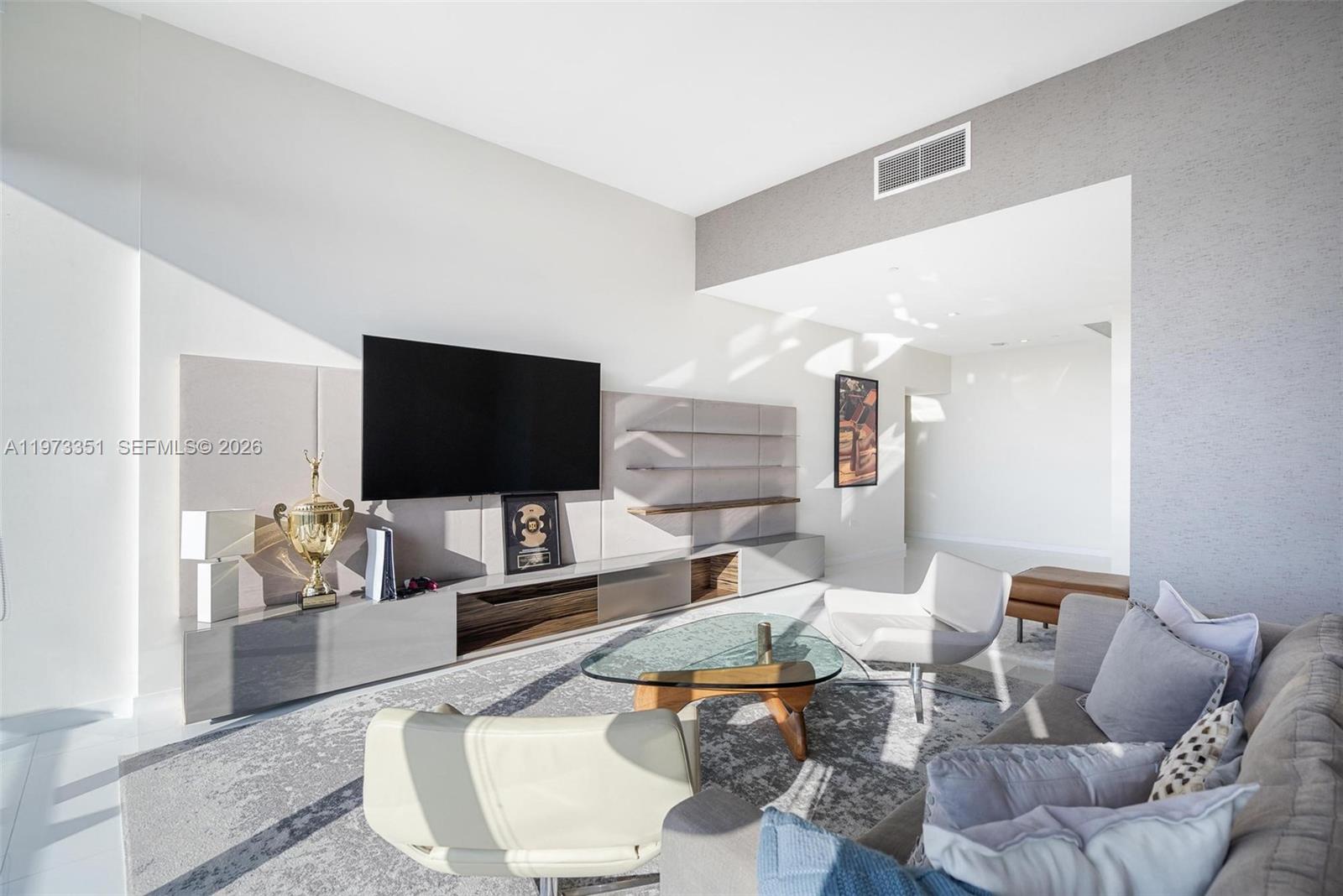 88 Southwest 7th Street, Unit 4203 Miami, FL 33130 - Photo 9 of 50