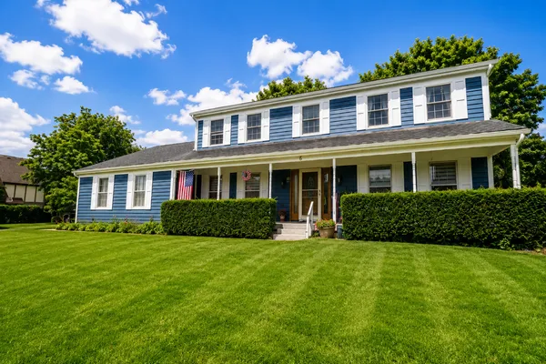 $775,000 | 6 Heather Lane, Hawthorn Woods, IL 60047