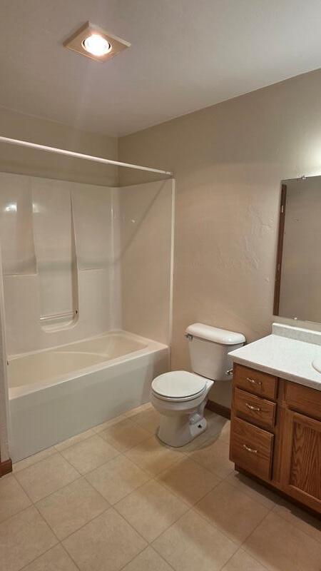 4725 Fox Grove Road Sheboygan, WI 53081 - Photo 19 of 47 Upper Level Full Bathroom(1)