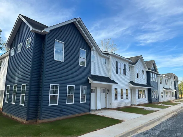 $258,900 | 110 Aaron Place, Unit 607, Lynchburg, VA 24502