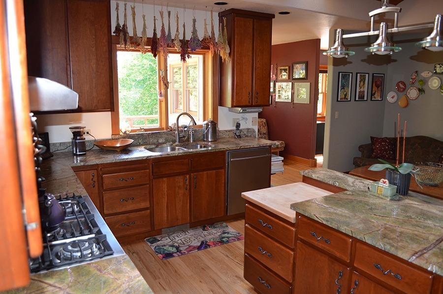 1455 Holton Road Talent, OR 97540 - Photo 8 of 25 holton 9