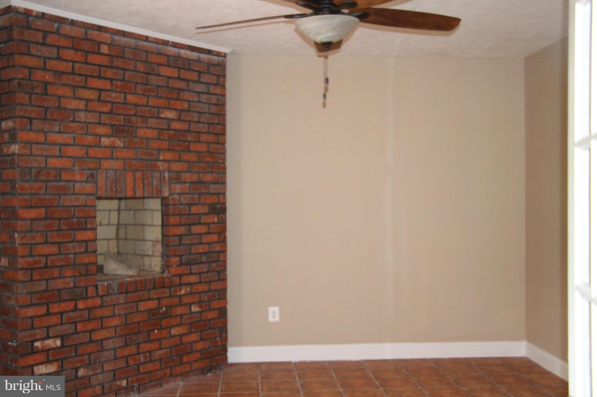 9555 Lomax Road Faulkner, MD 20632 - Photo 11 of 30 Interior (General)