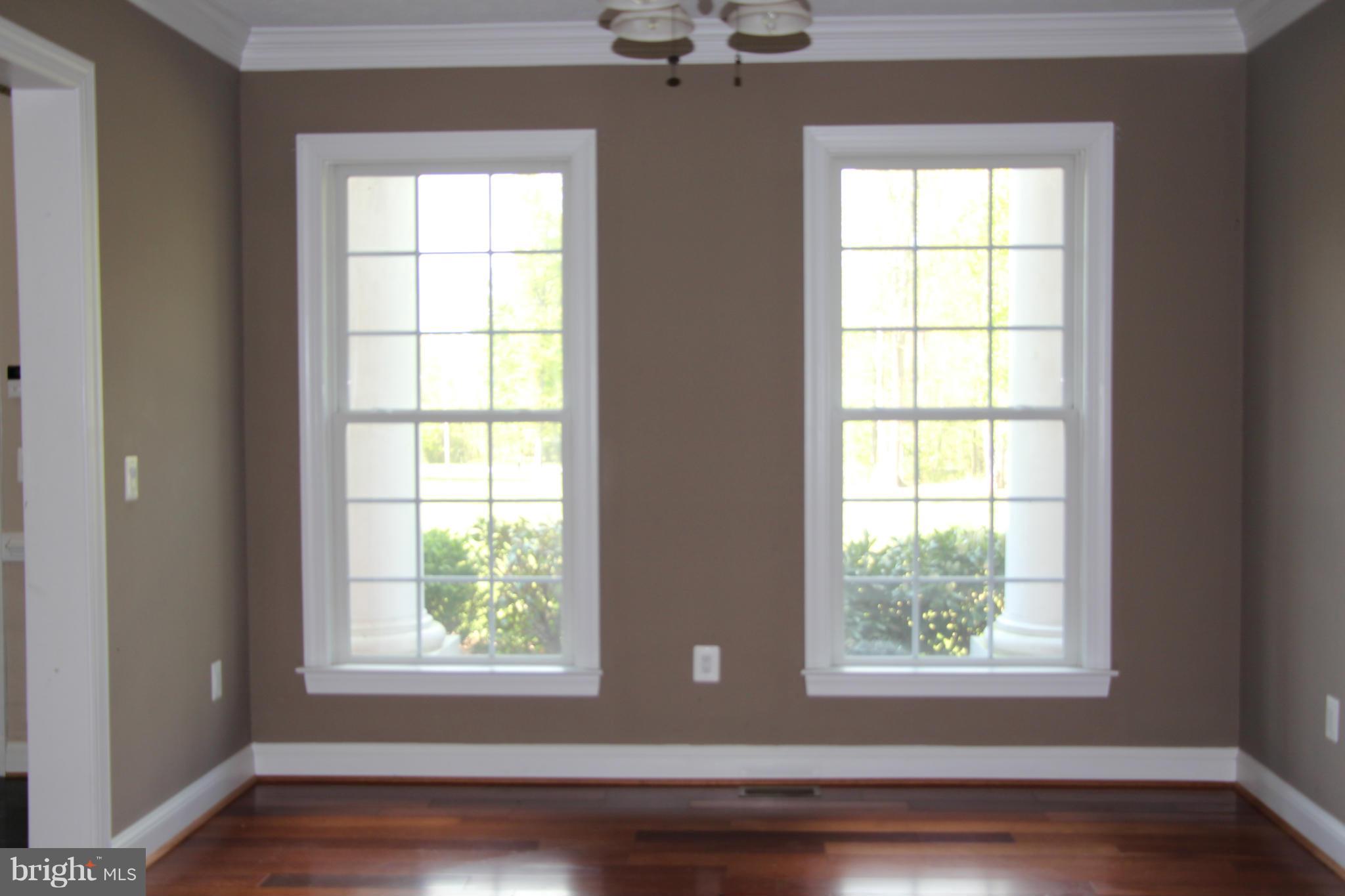 9555 Lomax Road Faulkner, MD 20632 - Photo 5 of 30 Living Room