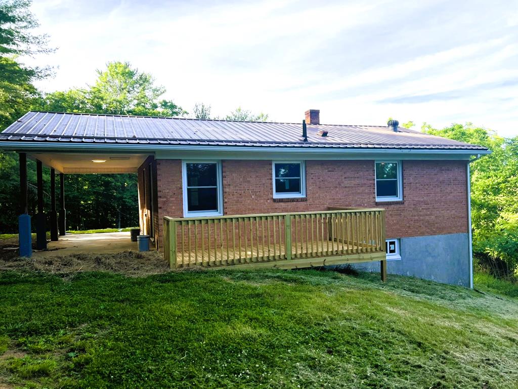 403 Hilltown Road Fries, VA 24330 - Photo 5 of 36 Gallery Image 5