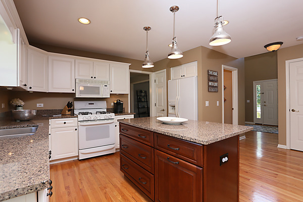 2323 Snapdragon Road Naperville, IL 60564 - Photo 10 of 25 Gallery Image 10