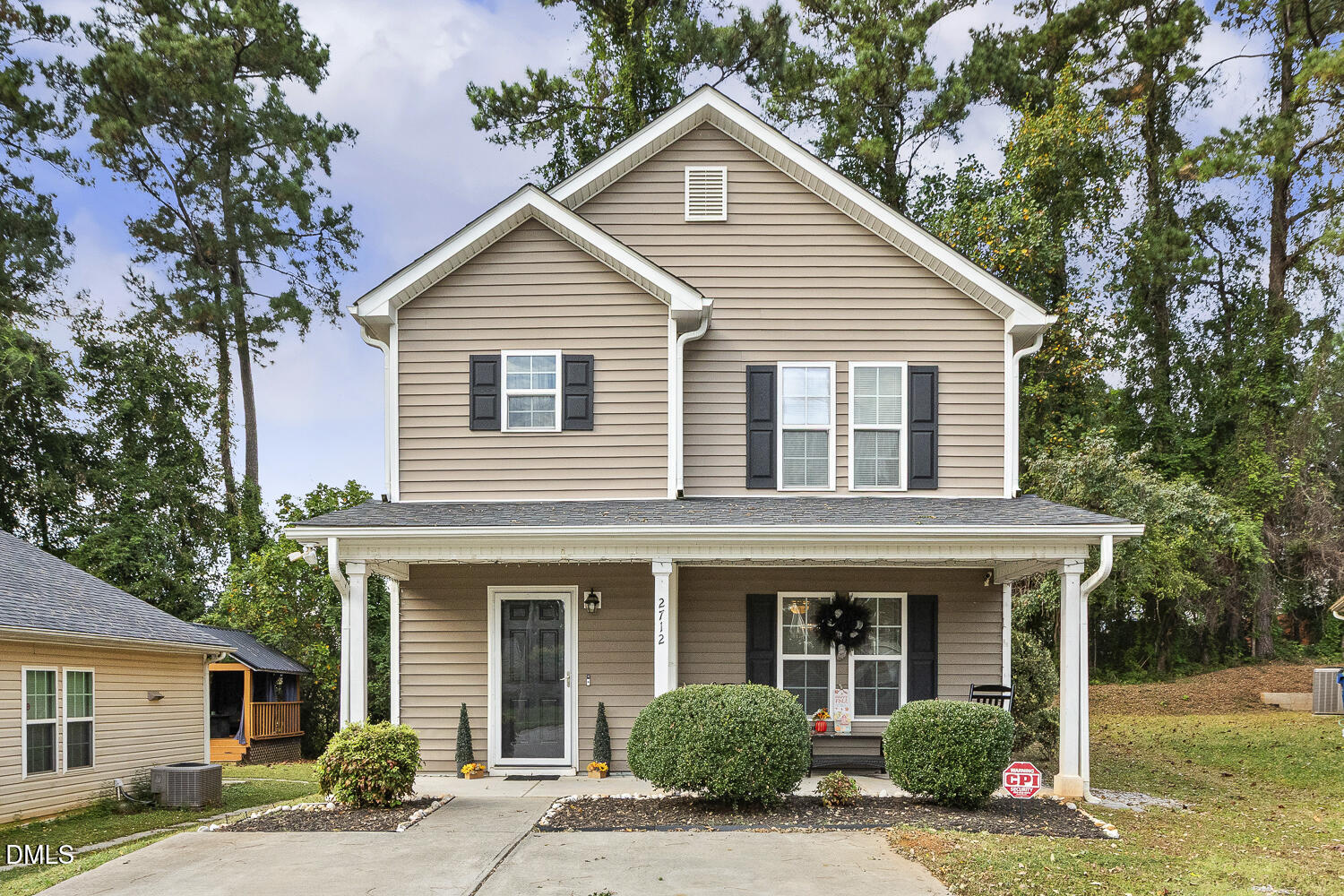 2712 Patbrook Lane Raleigh, NC 27610 - Photo 2 of 28 002