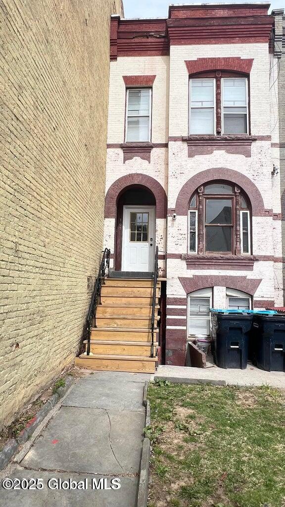 363 Madison Avenue, Unit 1 Albany, NY 12210 - Photo 1 of 10 20250402233913929685000000-o