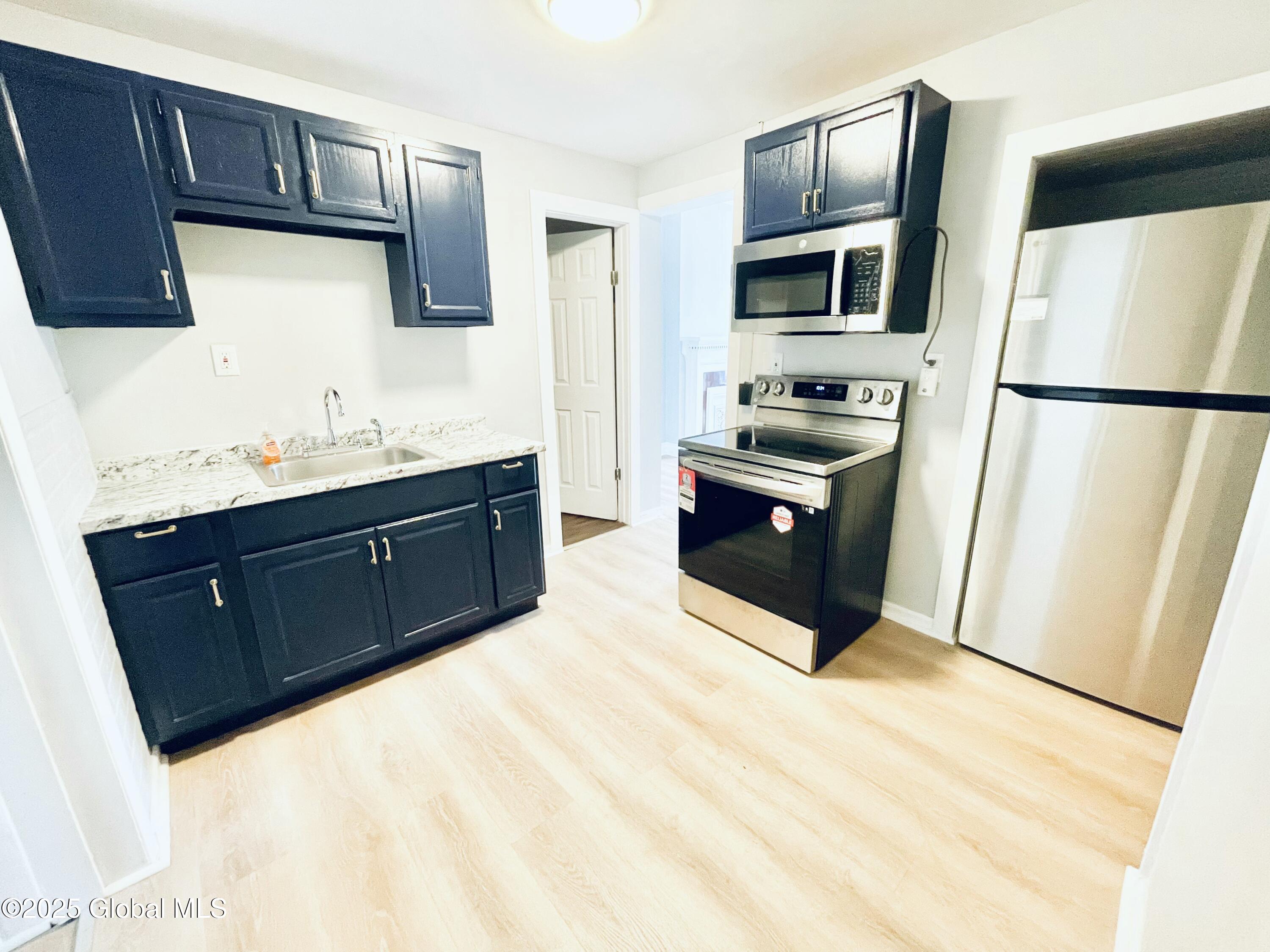 363 Madison Avenue, Unit 1 Albany, NY 12210 - Photo 4 of 10 IMG_5996 4