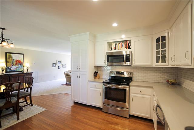 5047 Highpoint Road Pleasant View, TN 37146 - Photo 5 of 20 View from kitchen toward foyer entry.