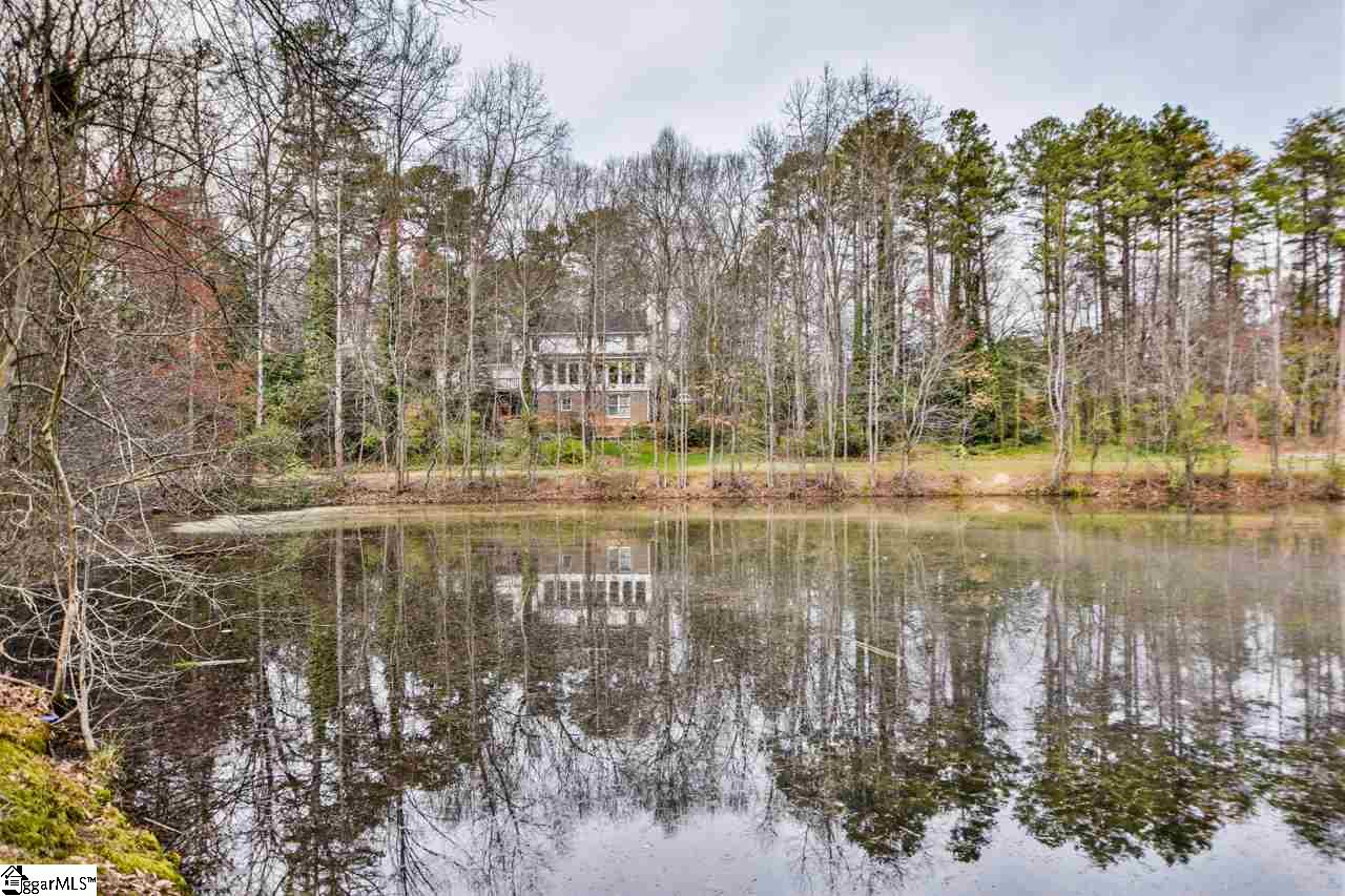 207 Middle Brook Road Greer, SC 29650 - Photo 3 of 36 Gallery Image 3