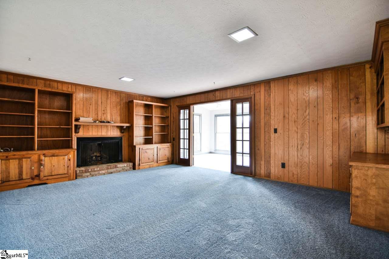 207 Middle Brook Road Greer, SC 29650 - Photo 6 of 36 Gallery Image 6
