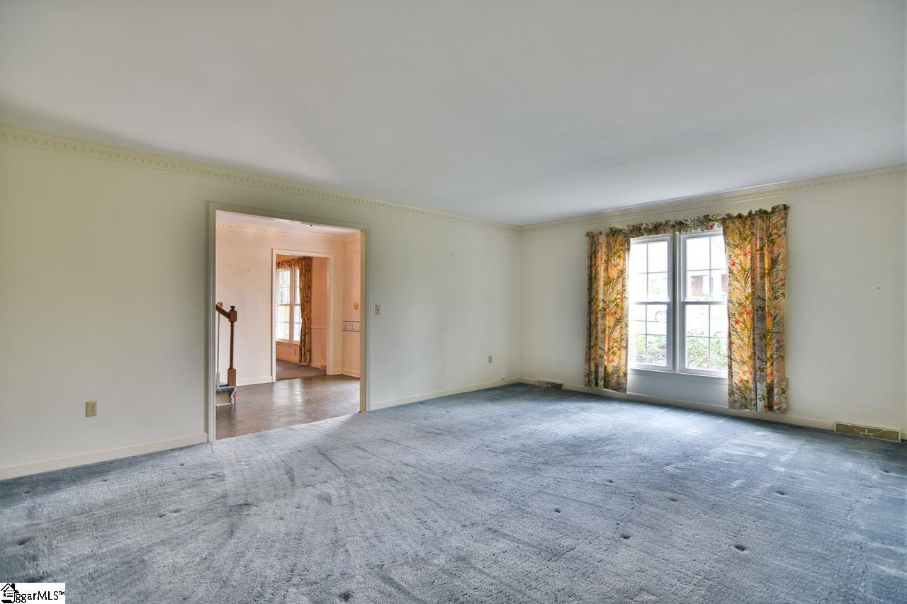 207 Middle Brook Road Greer, SC 29650 - Photo 10 of 36 Gallery Image 10