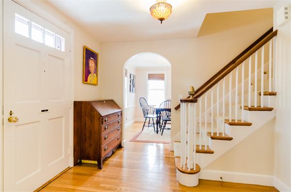 45 Elinor Road Newton, MA 02461 - Photo 3 of 20
