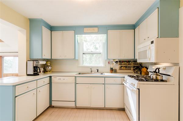 45 Elinor Road Newton, MA 02461 - Photo 8 of 20