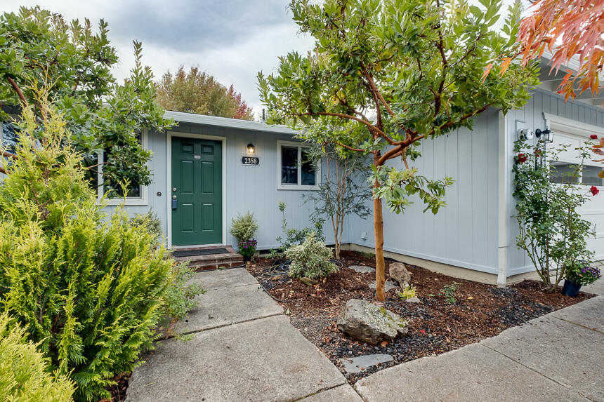 2358 Roberts Road Medford, OR 97504 - Photo 1 of 26 2358 Roberts-5