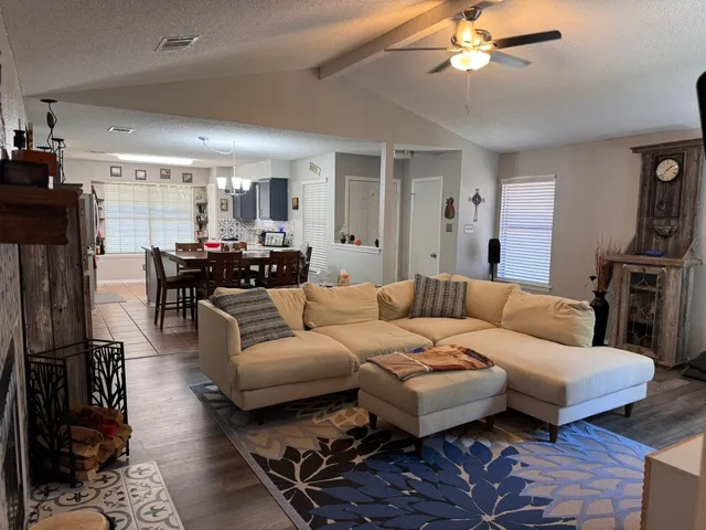 $1,900 | 13011 Garfield Lane, Austin, TX 78727